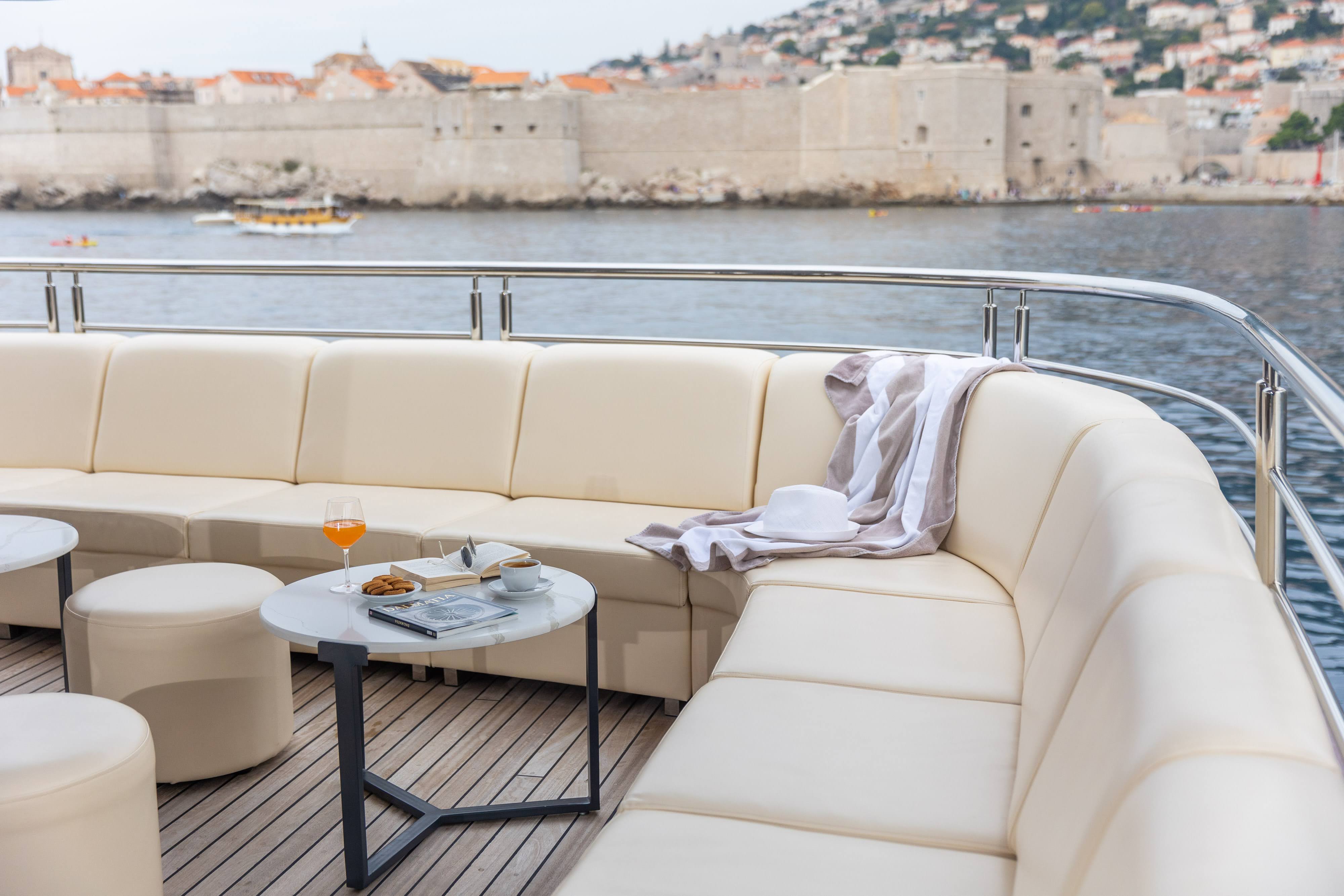 MV Lady Eleganza - Outdoor Lounge